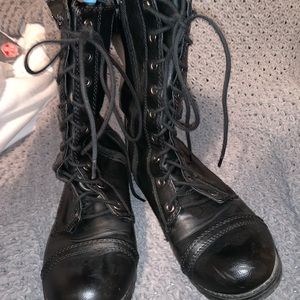 Combat boots